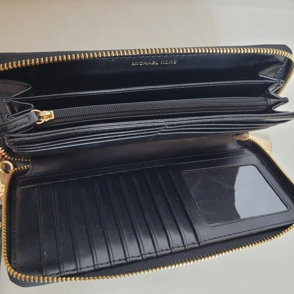 Michael Kors Jet Set Travel Large Crossgrain Leather Continental Wristlet